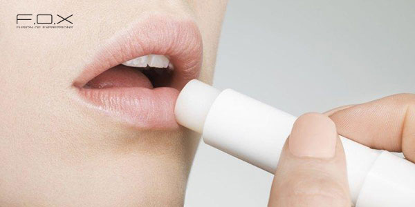 Giải đáp một số câu hỏi thường gặp đối với kem che khuyết điểm môi