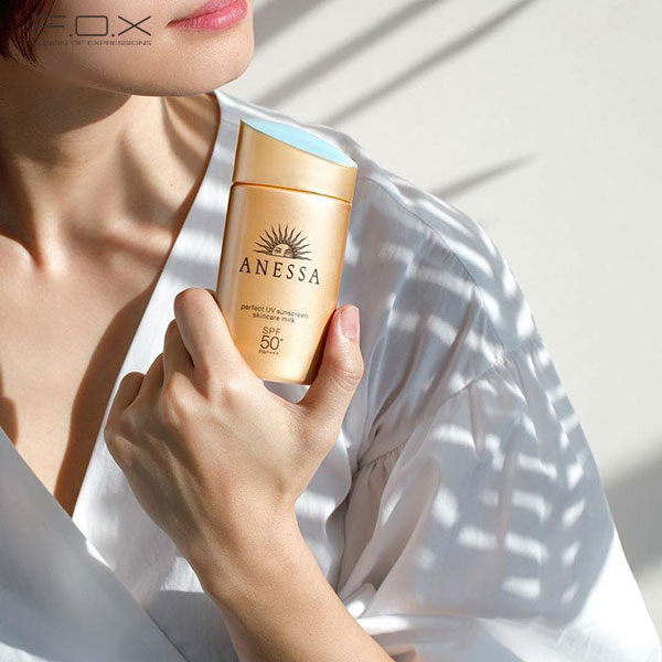Kem chống nắng vật lý của Nhật Anessa Perfect UV Sunscreen Skincare Milk