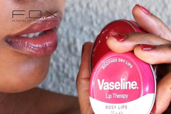 Vaseline Rosy Lips có trị thâm môi không?